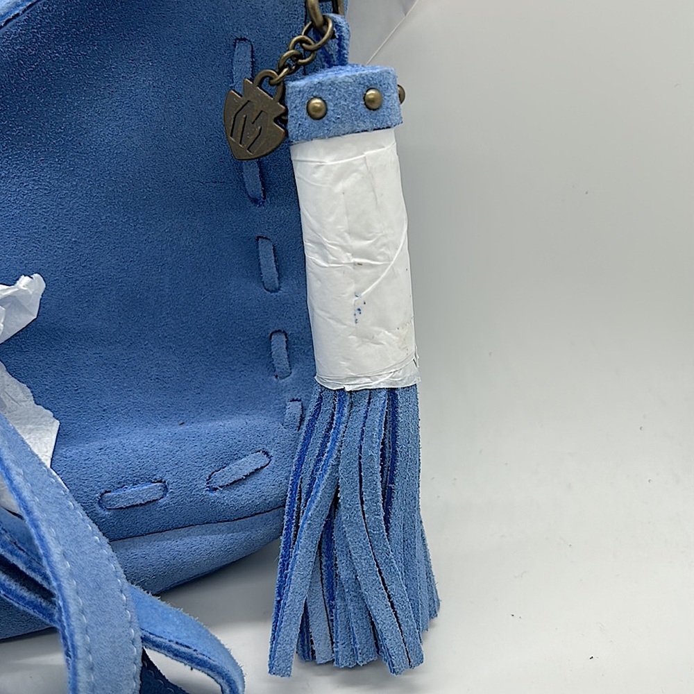 Minnetonka NWT Beautiful Light Blue Leather Crossbody Bag Purse 🌺🌺 - Picture 7 of 7